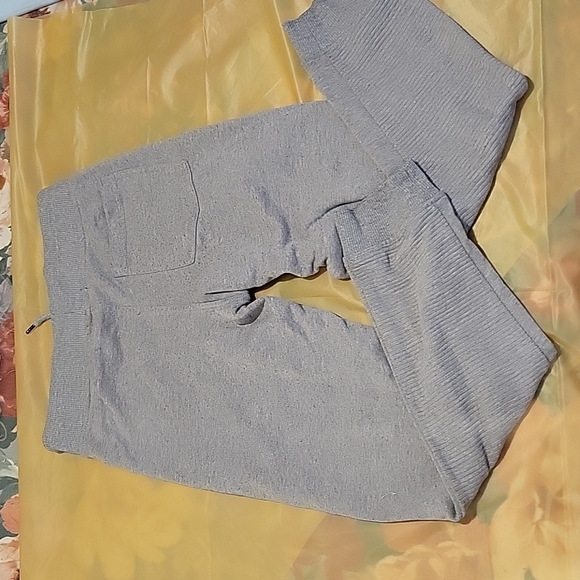 Jogges - Picture 2 of 2